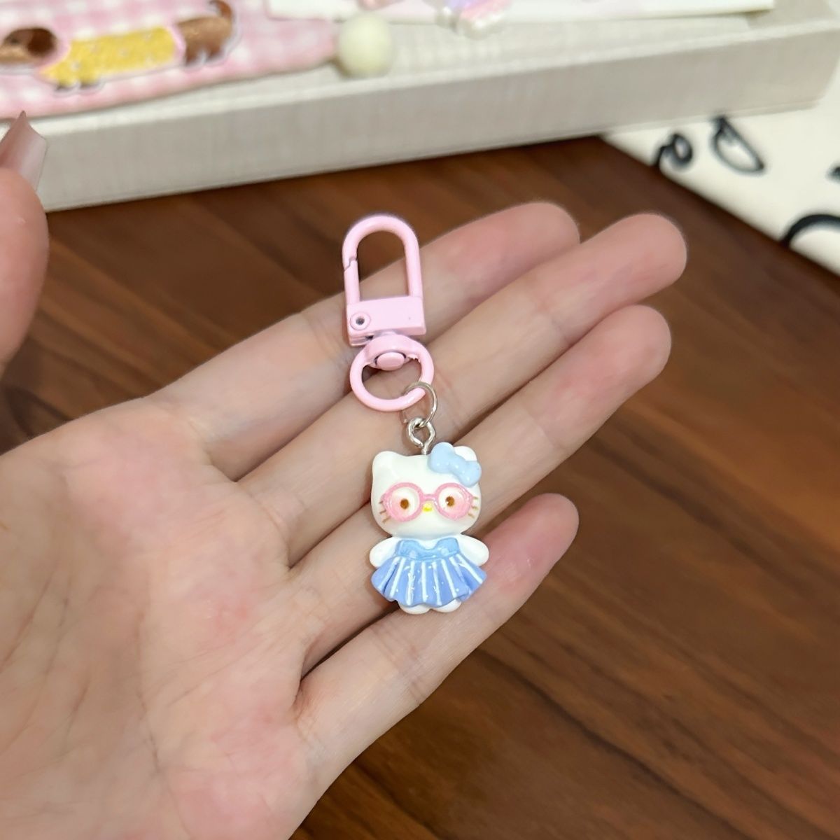 Cute Plaid Skirt Hello Kitty P - Power Bank Wireless review and price